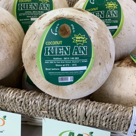 Dừa Xiêm Xanh Bến Tre Gọt Trọc - Green Siamese Coconut