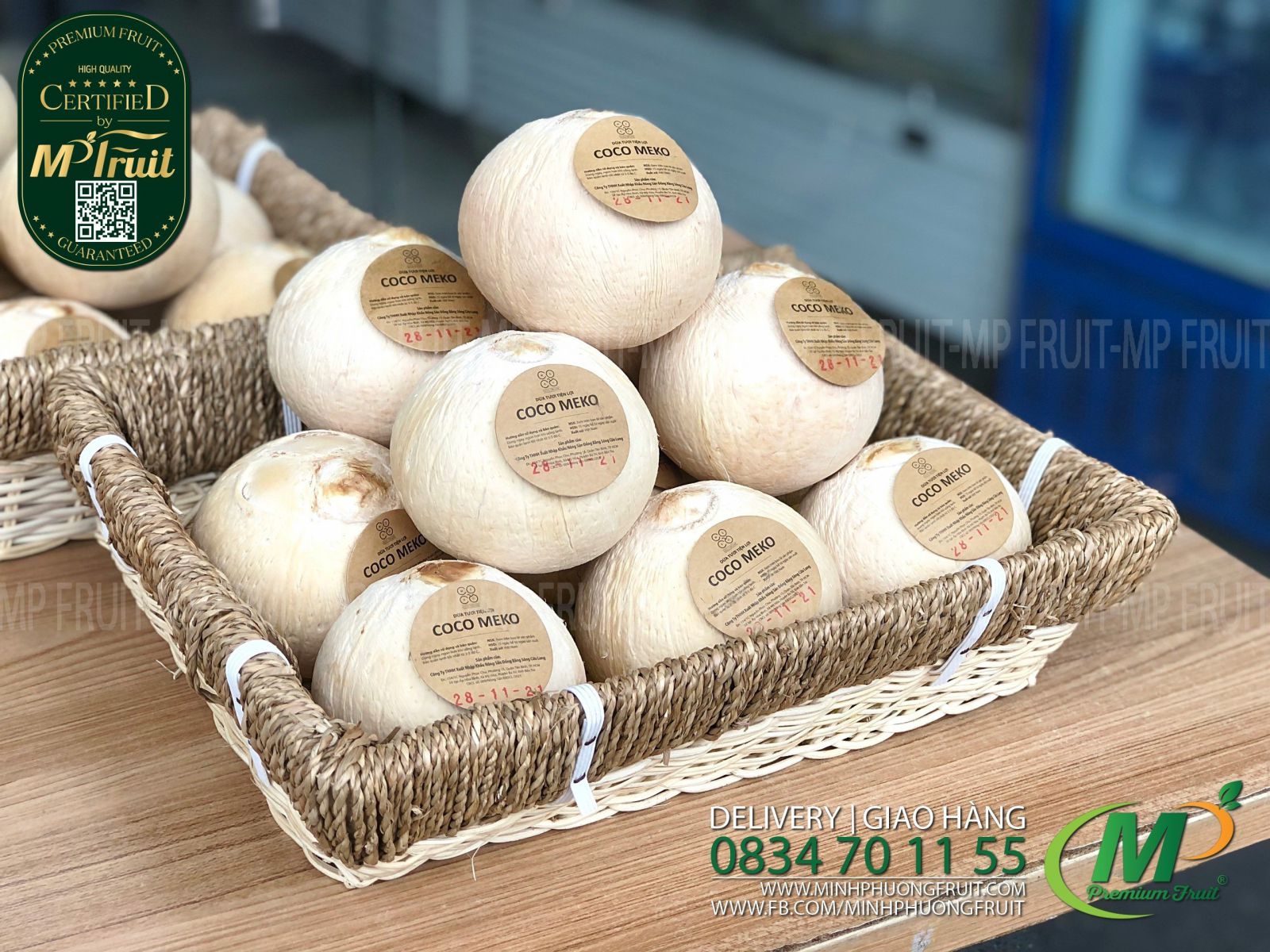 Dừa Xiêm Xanh Bến Tre - Green Siamese Coconut | Coco Meko tại MP Fruit